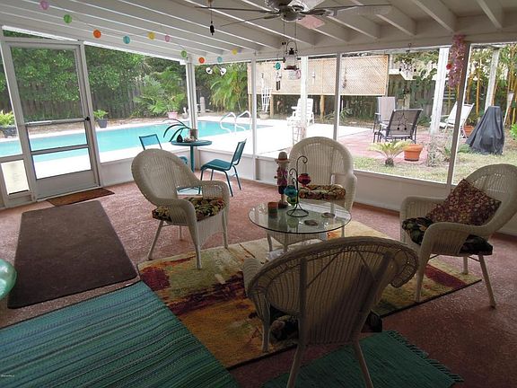3rd image of 307 Coral Dr