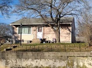 5 Kathy Ave, Coventry, RI 02816