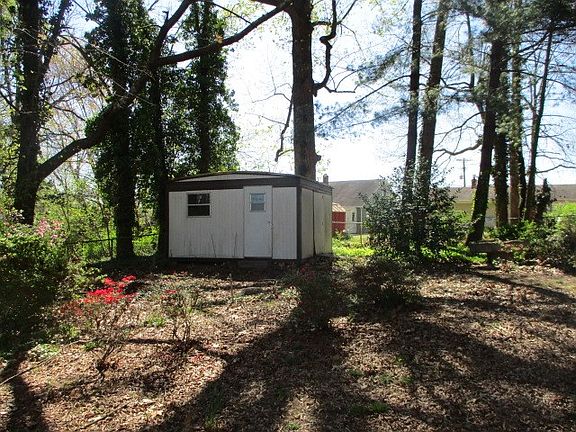 3rd image of 302 Norwood Dr