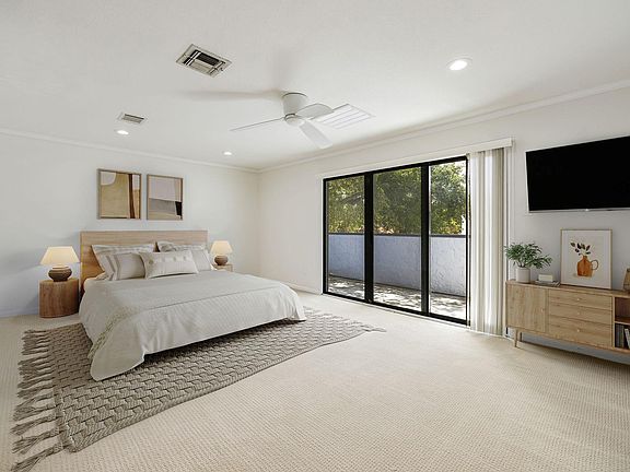 3rd image of 1914 Augusta Dr APT 25