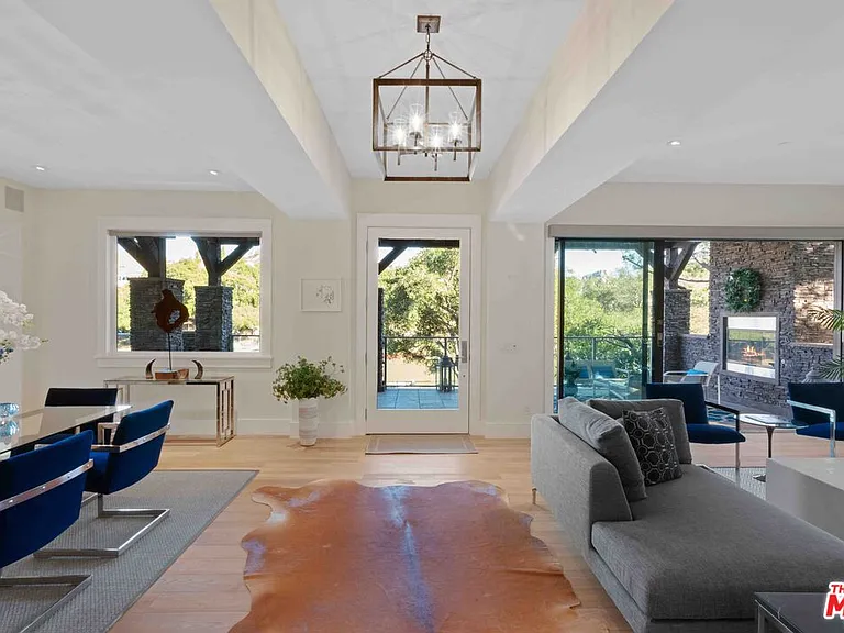 111 Lake Sherwood Dr — Photo 5
