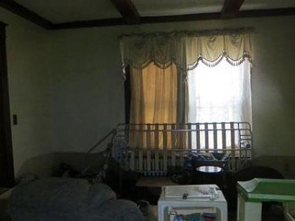 2nd image of 303 E Crawford St