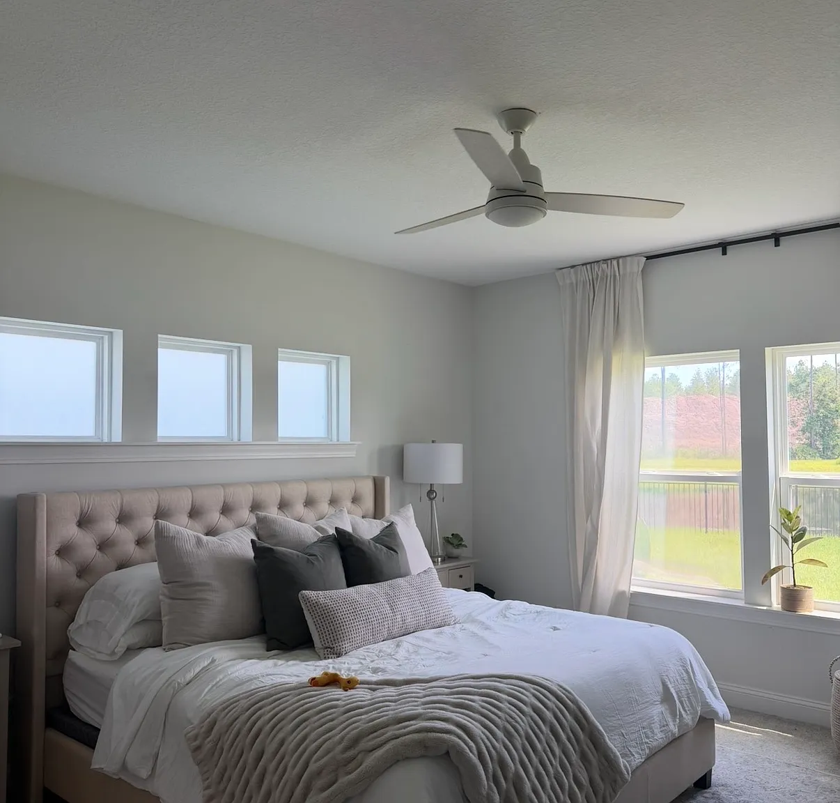 4 bed, 2.5 bath, 2314 sqft, $3,600 — Photo 4