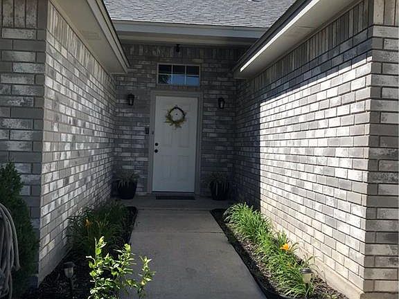 2nd image of 3703 Water Oak Dr