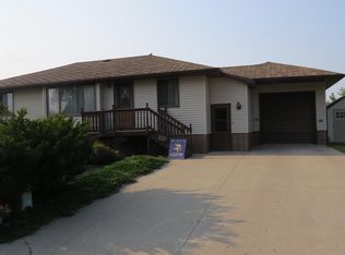 1008 13th Ave SW, Jamestown, ND 58401