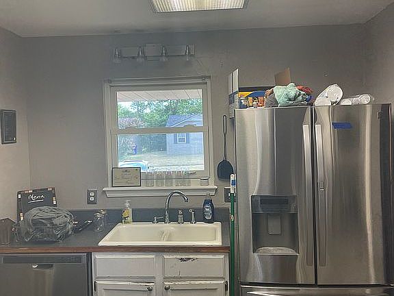 4th image of 303 Mount Vernon Dr