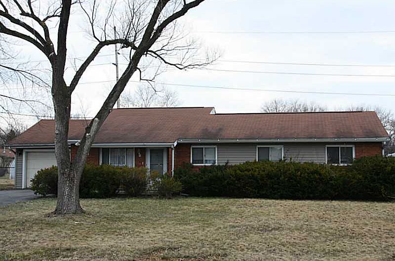 1st image of 30 Robinhood Dr