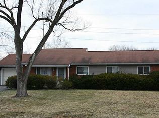 30 Robinhood Dr, Cranberry Township, PA 16066