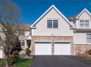 990 E Homestead Ln, Easton, PA 18042