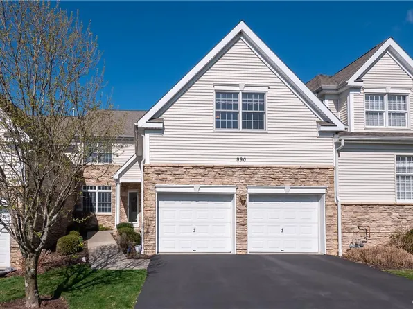 990 E Homestead Ln, Easton, PA 18042