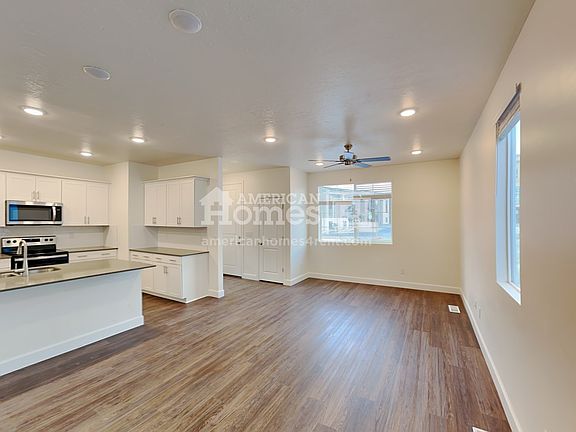 3rd image of 6778 N Silver Creek Dr