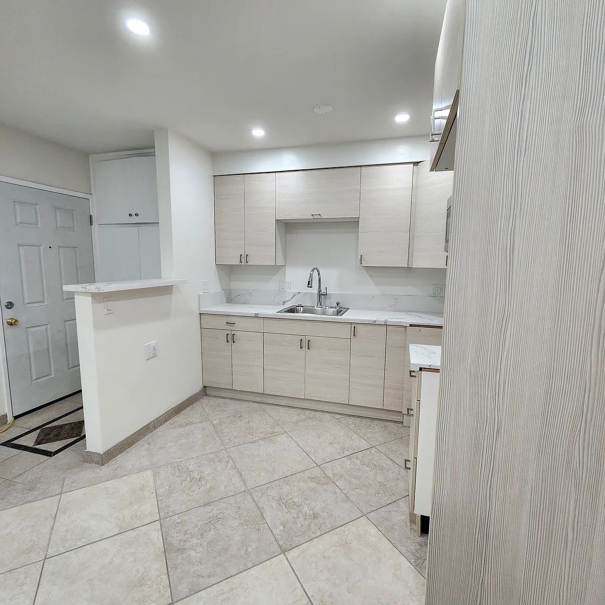 Building Photo - 2717 Orchard Ave #7