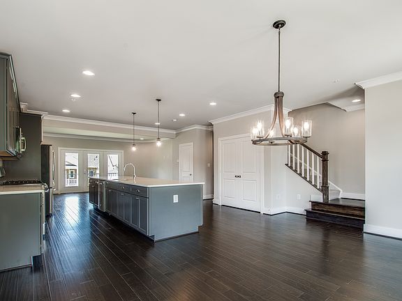 4th image of 266 Caulfield Ln