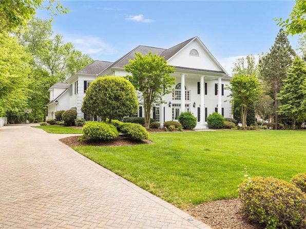 3903 Dover Park Rd, Greensboro, NC 27407