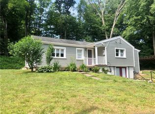 3 Wilkes Rd, East Hampton, CT 06424