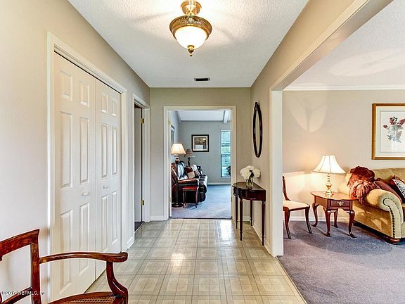 4325 Buck Point Rd-MLS_Size-012-49-Foyer