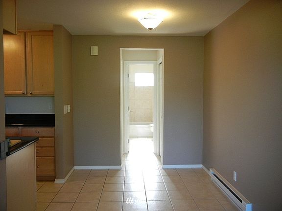3rd image of 1902 S Yakima Avenue #8