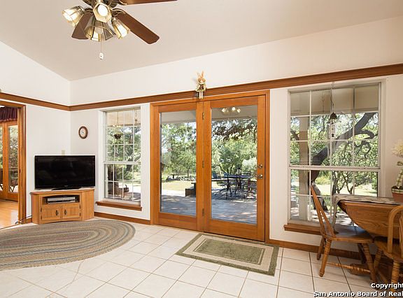 4th image of 455 Windstar Ln