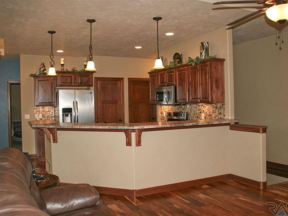 5th image of 507 Cedar Dr