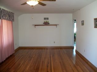 308 S 1st St, Hiawatha, KS 66434