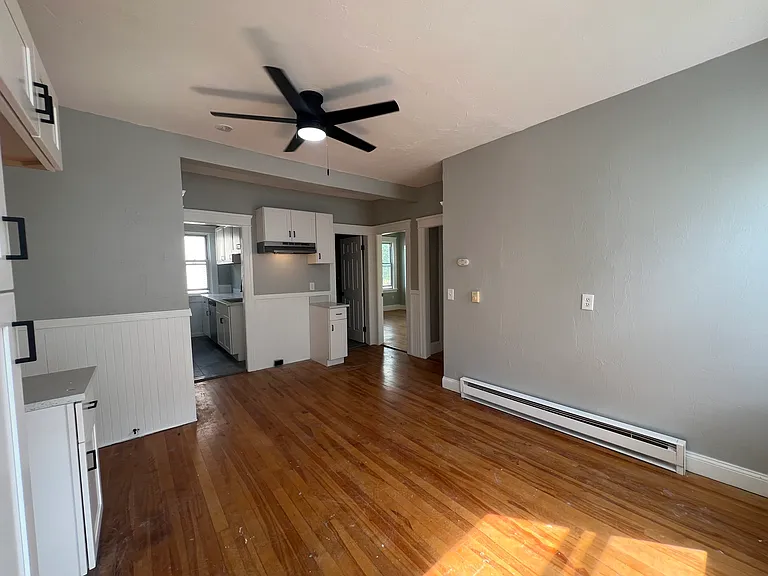9 1/2 Bourne St #2 — Photo 2
