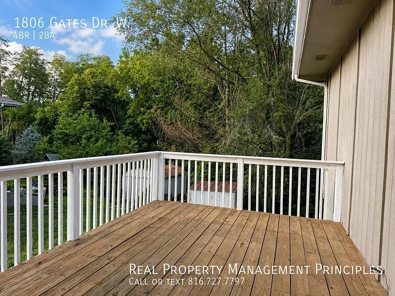1806 Gates Dr W — Photo 20