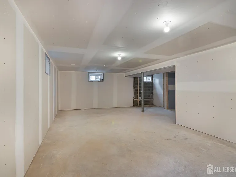 4 Morris Ave #2A — Photo 15