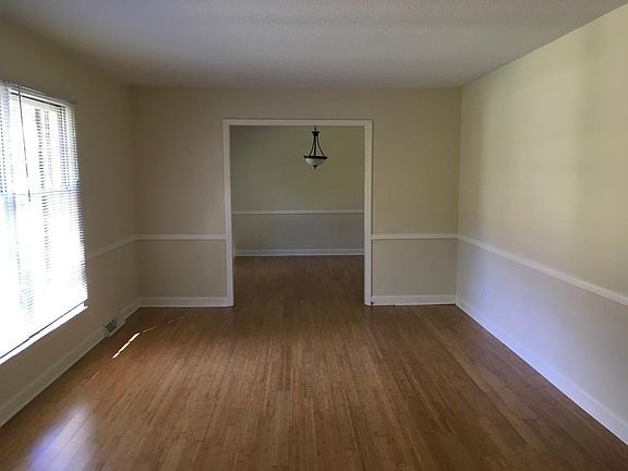 5th image of 101 Buckingham Pl