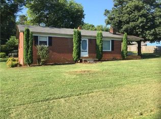 1037 Elm Cir, Granite Falls, NC 28630