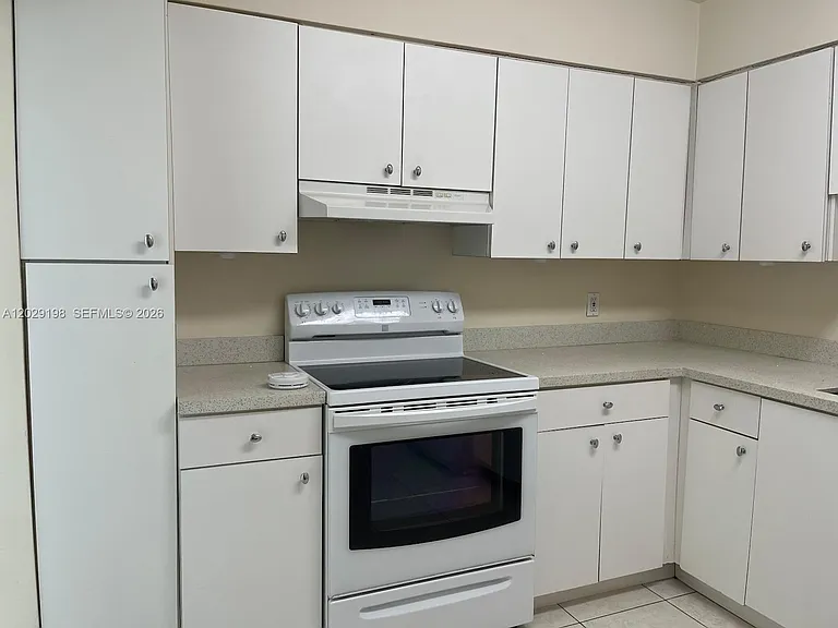5161 Collins Ave #909 — Photo 4