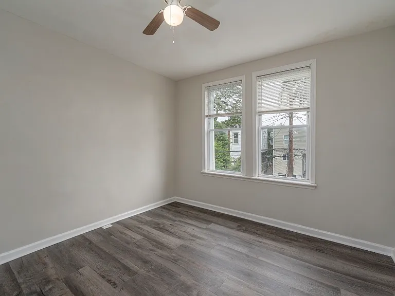 2626 Oswego Ave — Photo 6