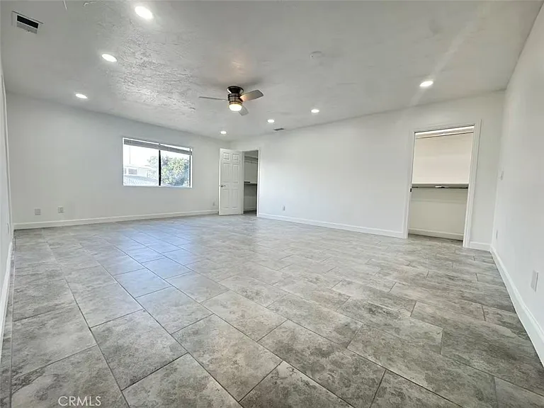 3233 E Cameron Ave — Photo 8