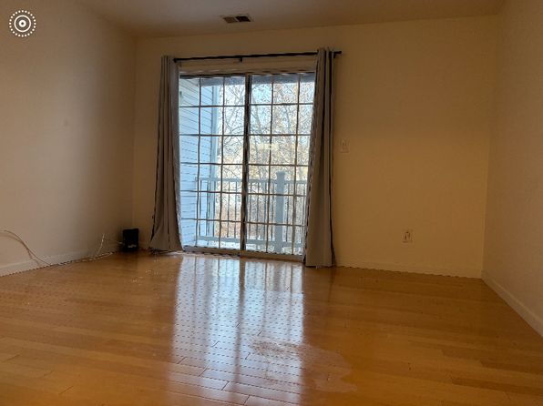 1328 Waterford Dr #1328