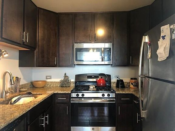 4th image of 3639 N Pine Grove Ave APT 17G