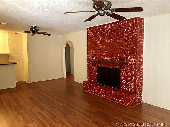 5th image of 913 Sandstone Dr
