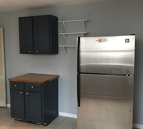 3rd image of 17 Klondike St