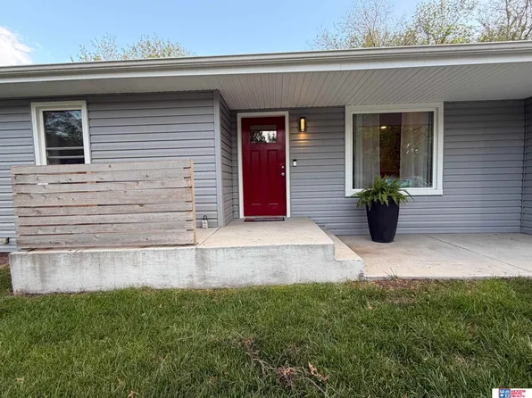 6701 Adams St, Lincoln, NE 68507