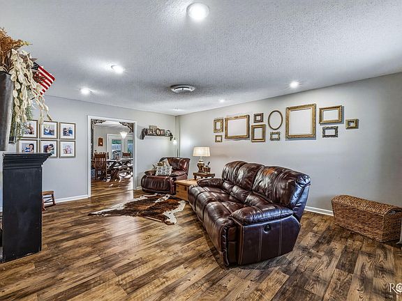 5th image of 3329 Sac Ave