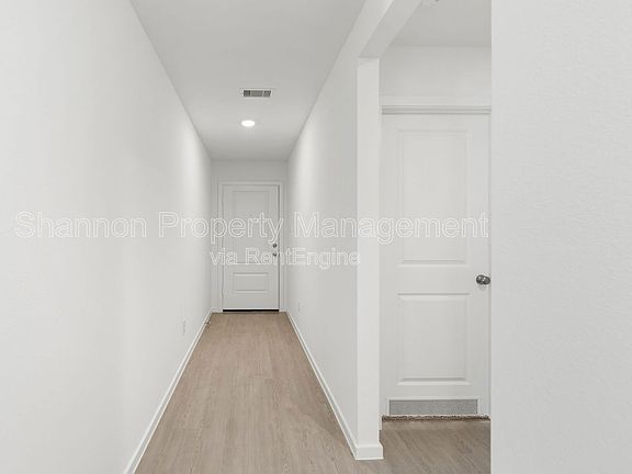 4th image of 274 Douglas Hills Dr
