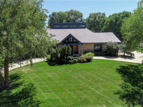 12639 Juniper Cir, Leawood, KS 66209