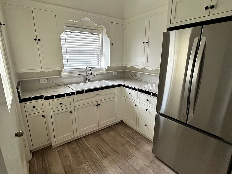 455 Hazel St — Photo 7