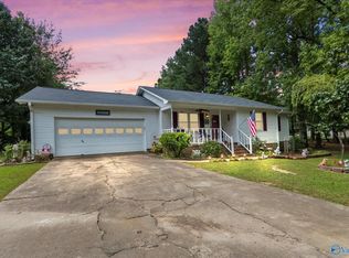 396 Golfview Dr NE, Arab, AL 35016