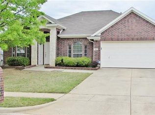 901 Circle View Ln, Denton, TX 76210