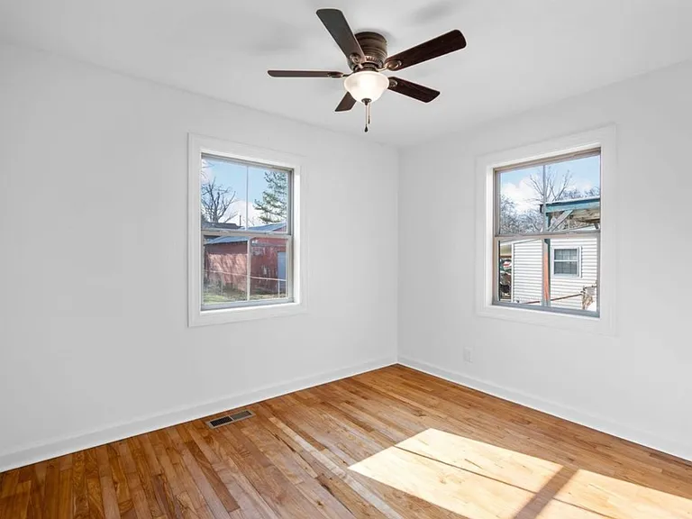 104 Ellis Dr — Photo 12