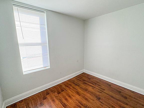5th image of 3123 Weymouth St