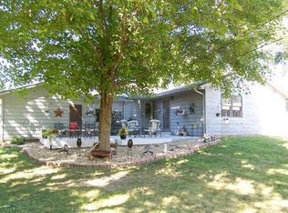 1909 Tin Cup Rd, Mahomet, IL 61853