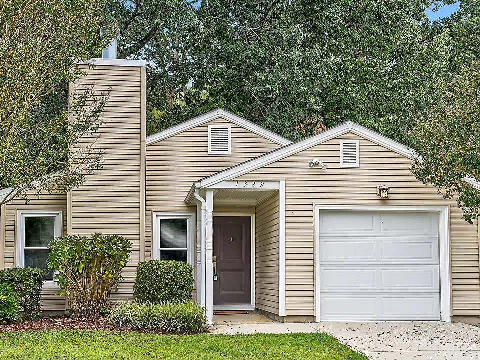 1329 Fernside Ct