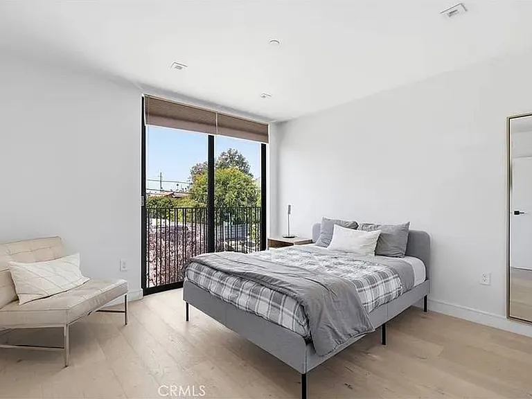 2432 Penmar Ave #201 — Photo 10