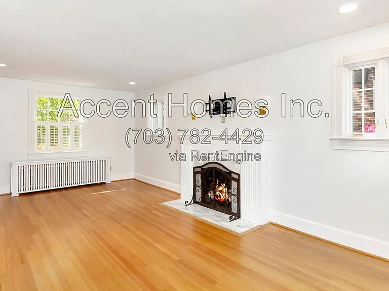 4723 16th St N — Photo 12