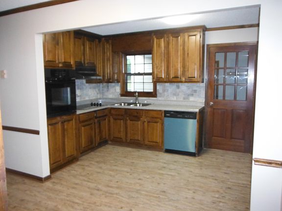 4th image of 22 Hickory Hills Dr